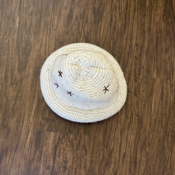 Free People Daisy Blue Knitted bucket Hat - Picture 4 of 13